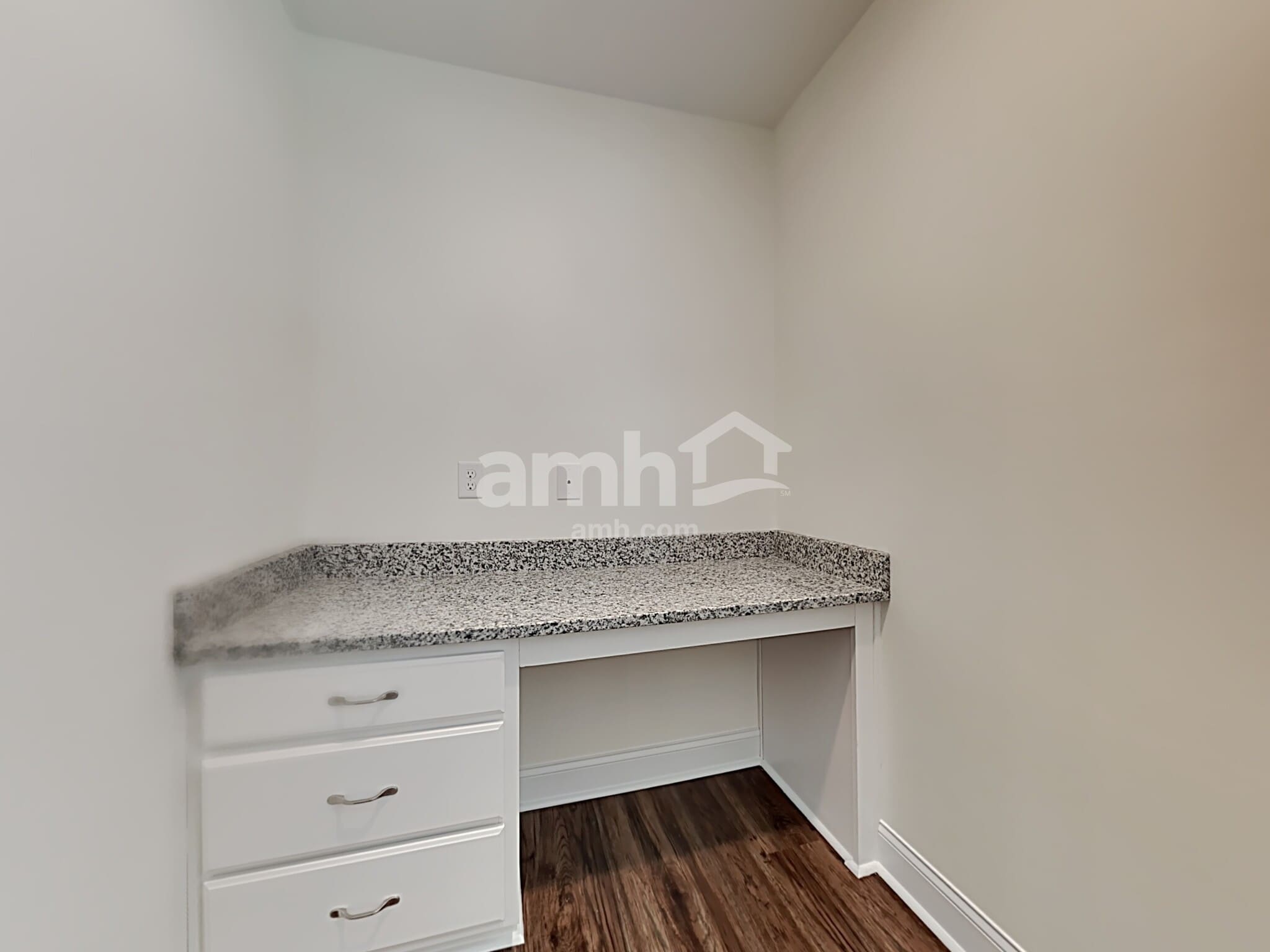 Building Photo - 511 N U.S. Hwy 52