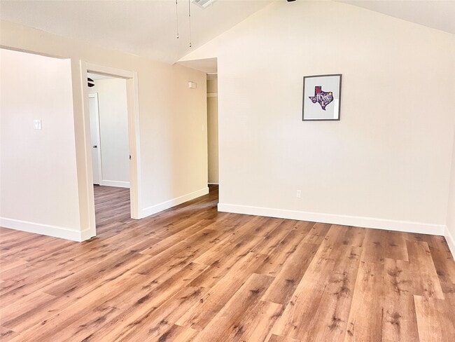 Building Photo - 4641 Orange Cir S