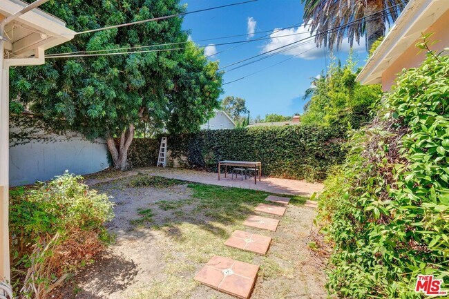 Building Photo - 2511 Castle Heights Ave