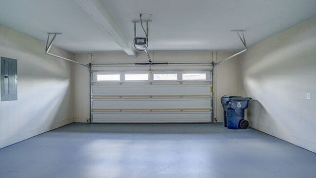 Building Photo - 1440 Hatterdale Farm Rd