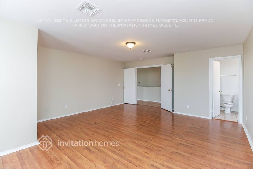 Building Photo - 11051 E Flower Ave