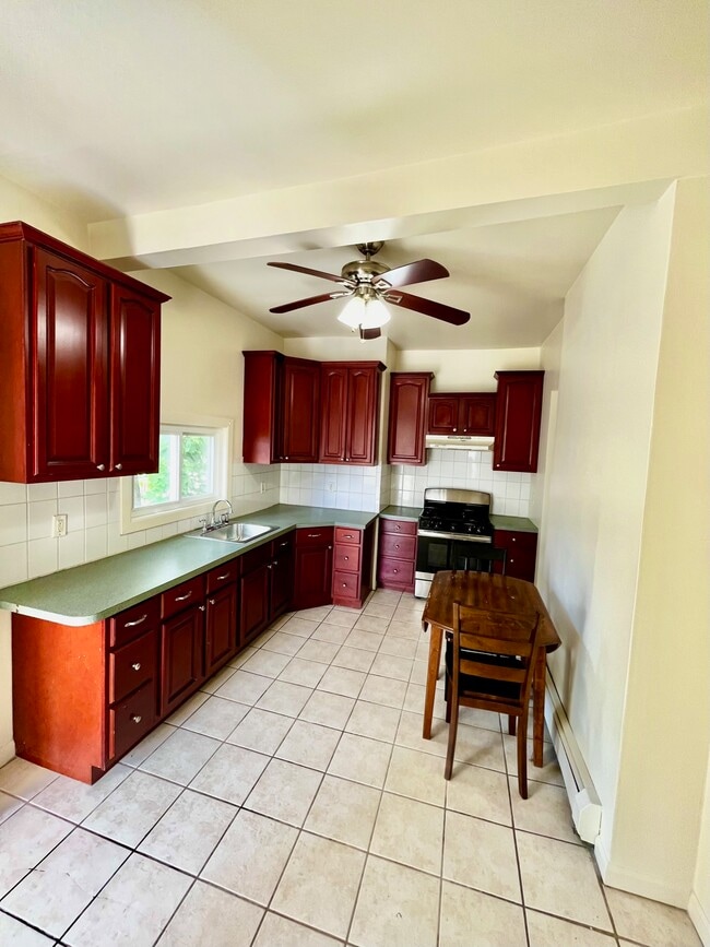 Building Photo - 500 N Division St