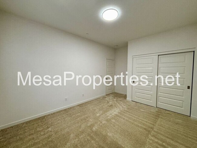 Building Photo - 7031 Aloe Ln