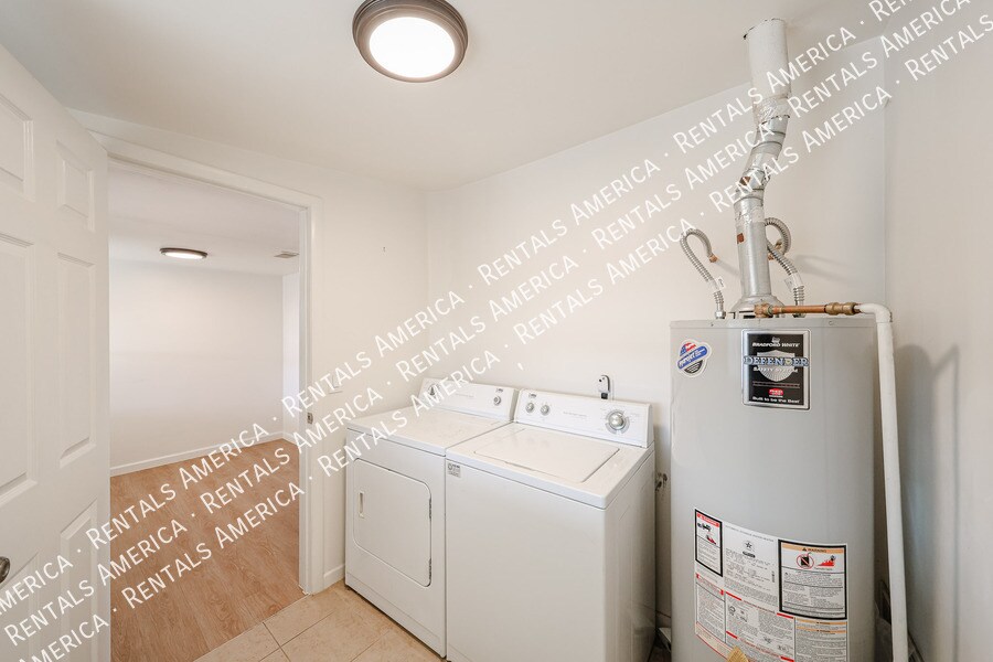 Building Photo - 601 N 73rd Pl