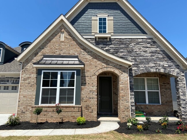 Building Photo - 1038 Tobin Dr