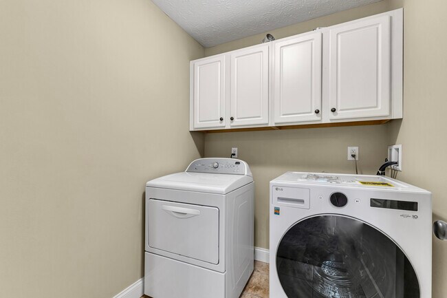 Building Photo - 345 Kenilworth Rd