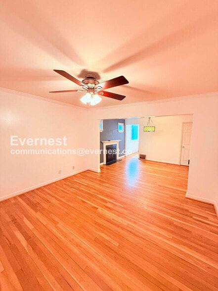 Building Photo - 1557 Leroy St