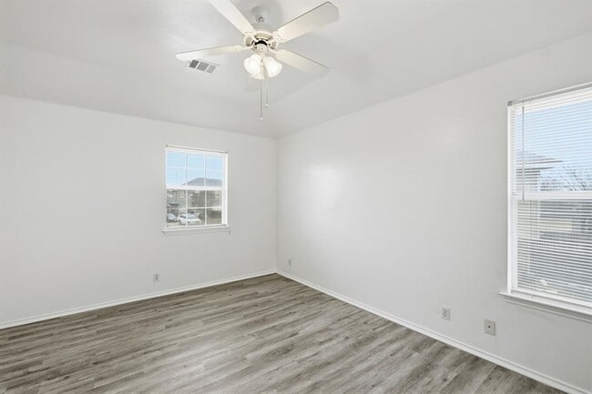 Building Photo - 2849 Southampton Way