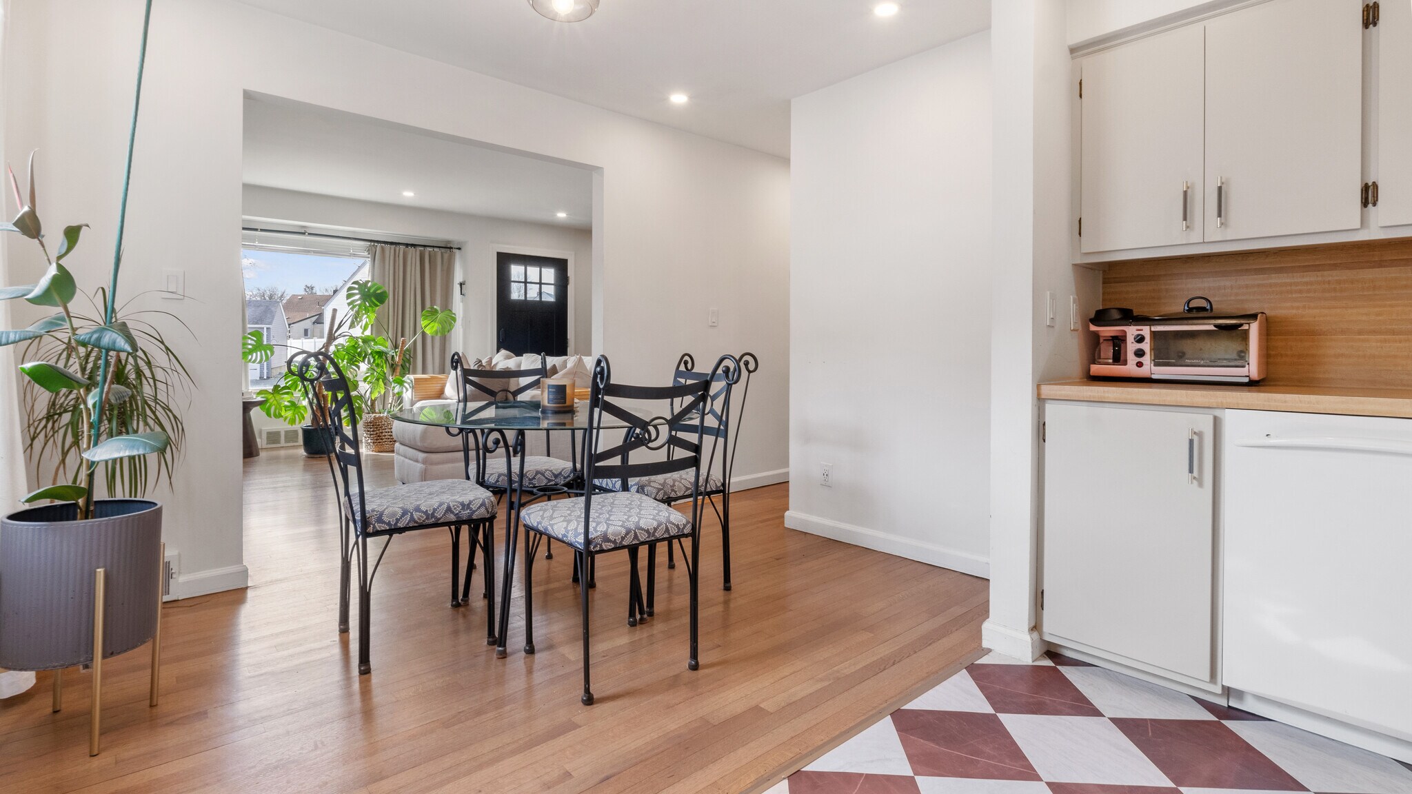 Building Photo - 44 Schlosser Dr