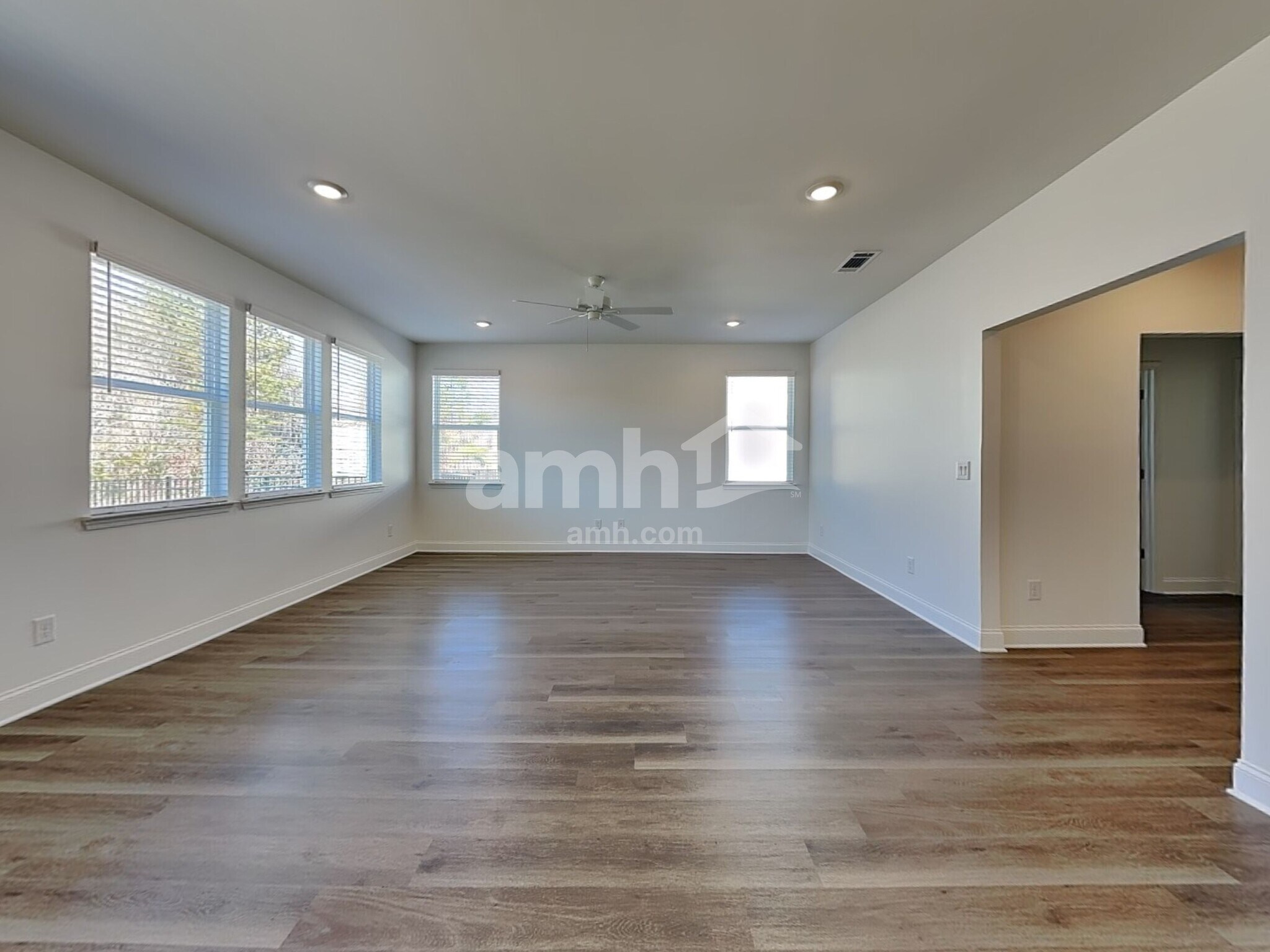 Building Photo - 510 Pointe Dr