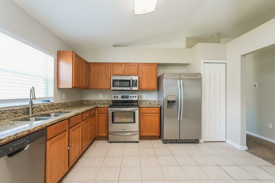 Building Photo - 25150 Lexington Oaks Blvd