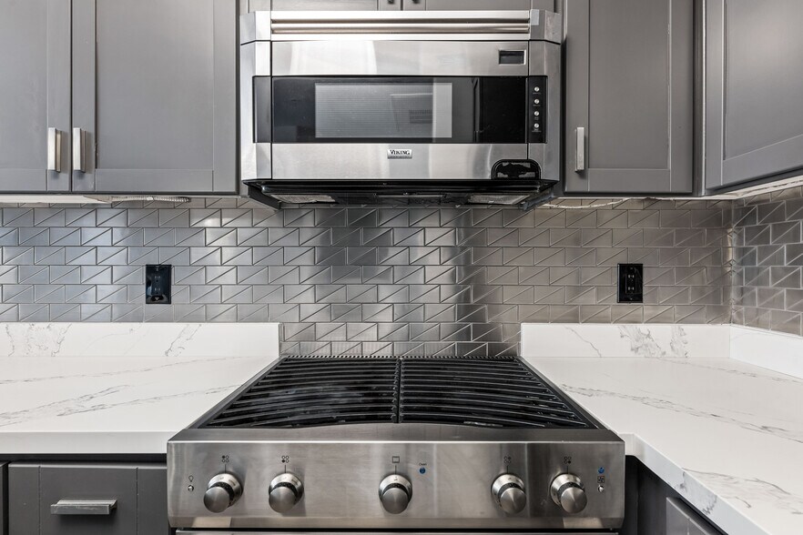 Building Photo - 4060 Glencoe Ave