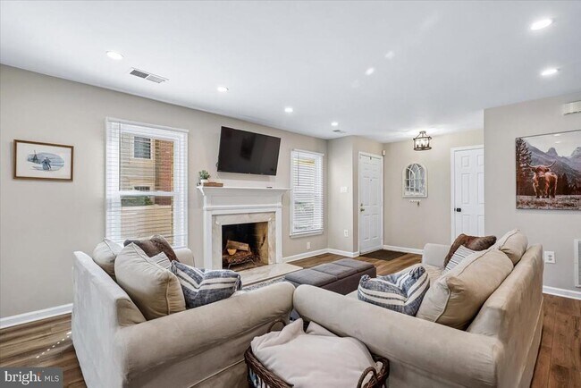 Building Photo - 5715 Balsam Grove Ct