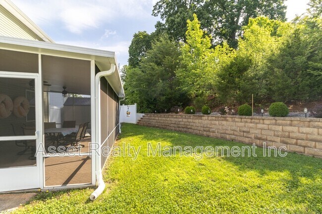Building Photo - 1416 Madison Oaks Rd