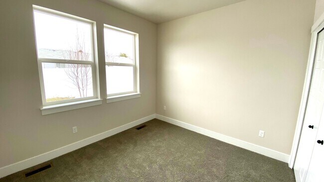 Building Photo - Beautiful Boise Home Available 8/21/26