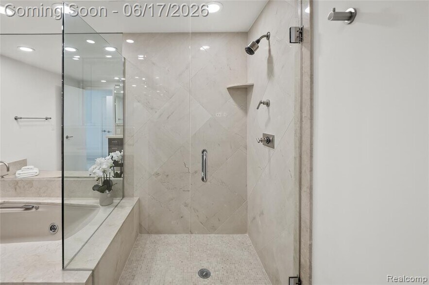 Building Photo - 511 Brookside Ave