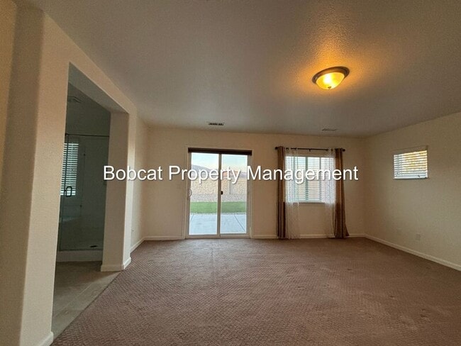 Building Photo - 100 Deschutes Dr