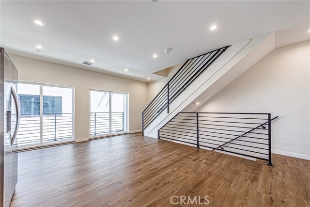 Building Photo - 1859 1/2 S Crenshaw Blvd