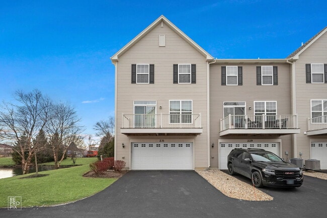 Building Photo - 231 Lakeshore Dr