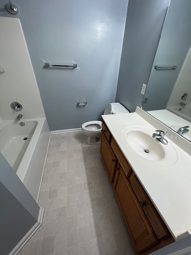 Building Photo - Beautiful 3 bed Ranch on Half an Acre with...