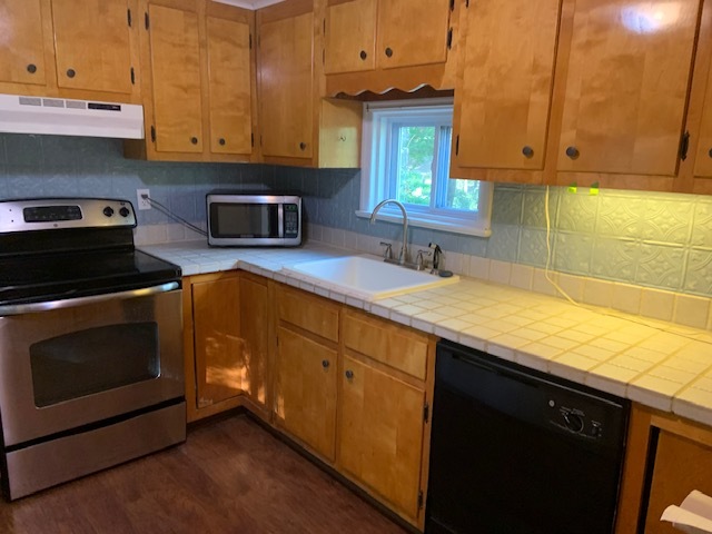 Kitchen - 5882 Old Bohn Rd