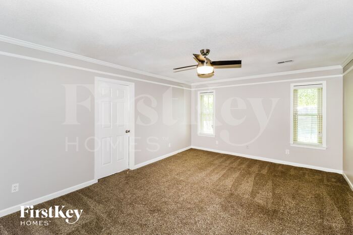 Building Photo - 3707 Oak Forest Dr