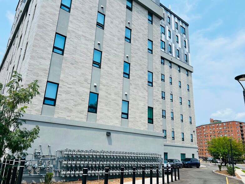 Building Photo - 57 Washington St