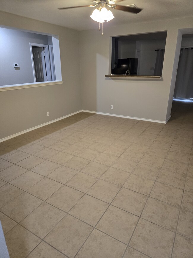 Building Photo - 210 Calixto Ct