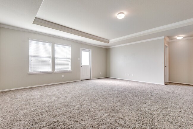 Building Photo - 1413 Lone Pine Dr