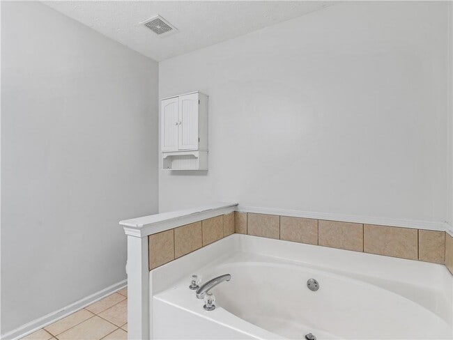 Building Photo - 108 Greenleaf Dr