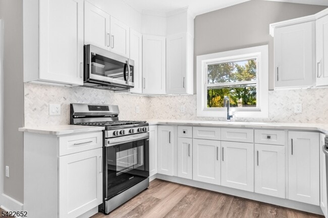 Building Photo - 715 Evans St