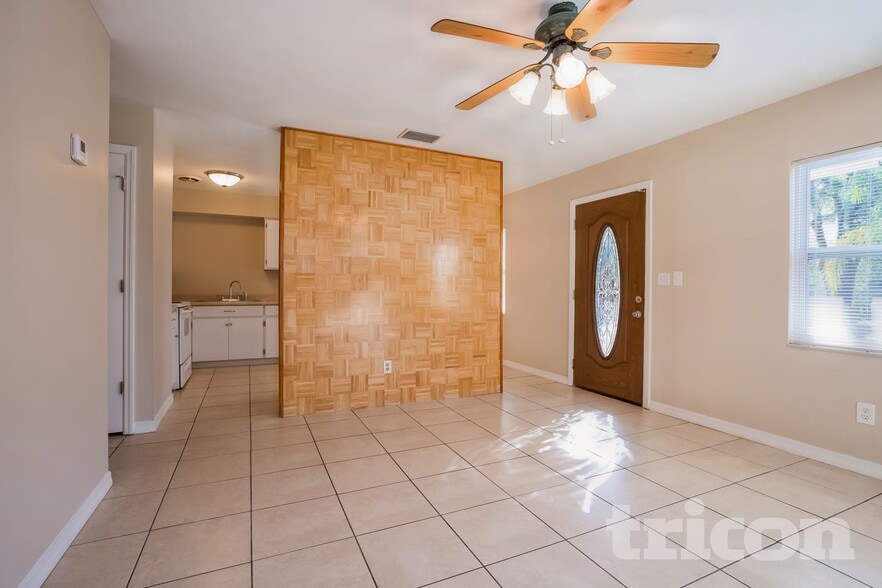 Building Photo - 710 Westbrook Ave