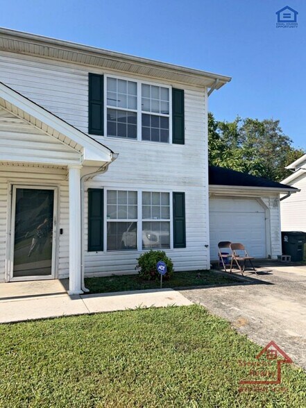 Building Photo - 3947 Webb Oaks Ct