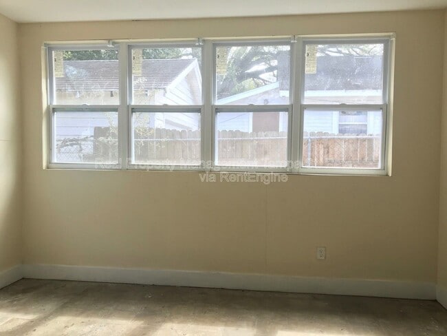 Building Photo - 1420 15th St S