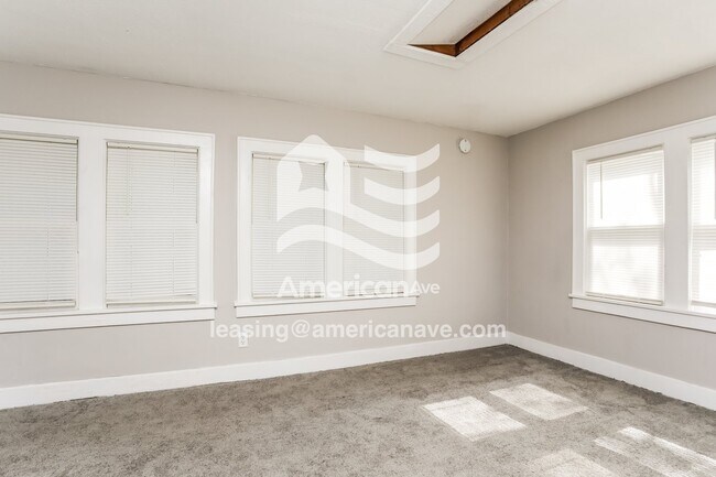 Building Photo - 1520 E 42nd St
