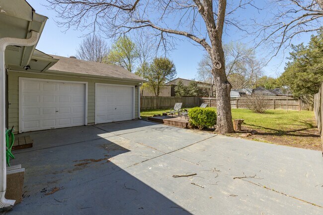 Building Photo - 504 Percival St