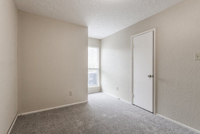 Building Photo - 2438 Autumn Springs Ln