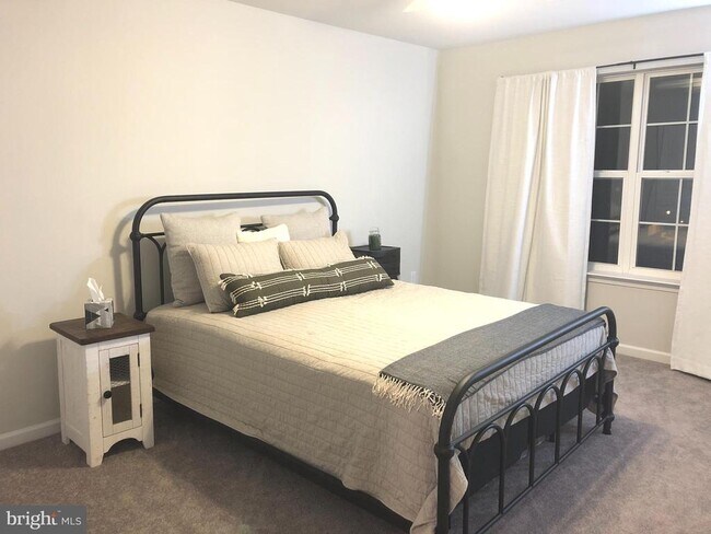 Building Photo - 3058 Goshen Dr