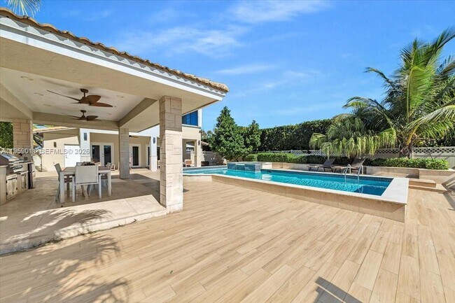 Building Photo - 1700 Cleveland Rd