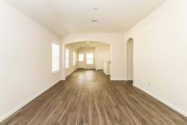 Building Photo - 5566 Latta Plantation Dr