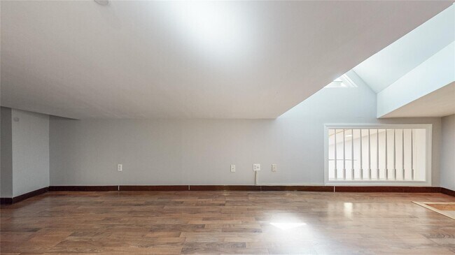 Building Photo - 83-71 116th St