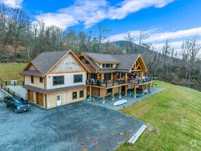 Building Photo - 13 Johnston Dr