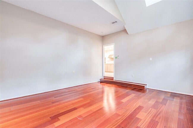 Building Photo - 10803 Sans Souci Pl