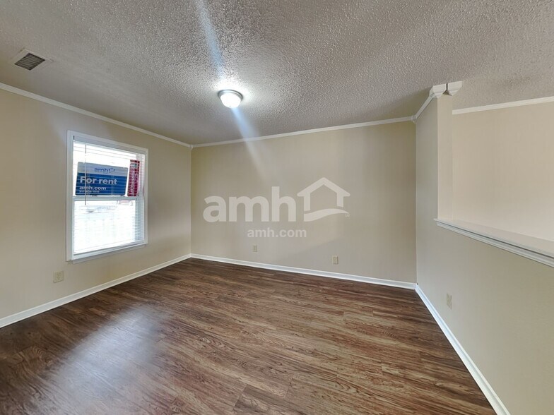 Building Photo - 6805 W Littleton Dr