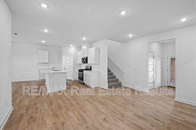 Building Photo - 4670 W Aurora St