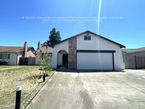 Building Photo - 519 Coot Ln