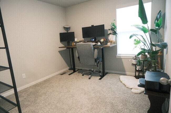 Building Photo - Springfield Ranch For Rent!