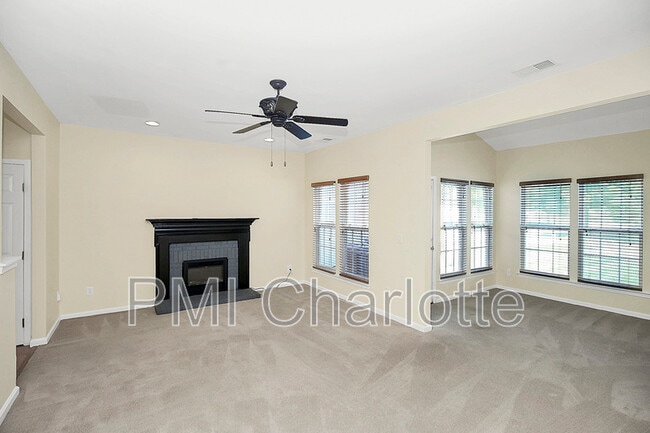 Building Photo - 12144 Cane Branch Way