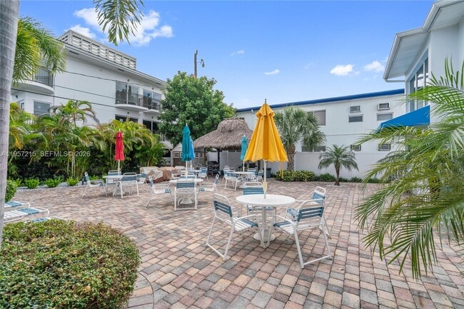 Building Photo - 4228 N Ocean Dr