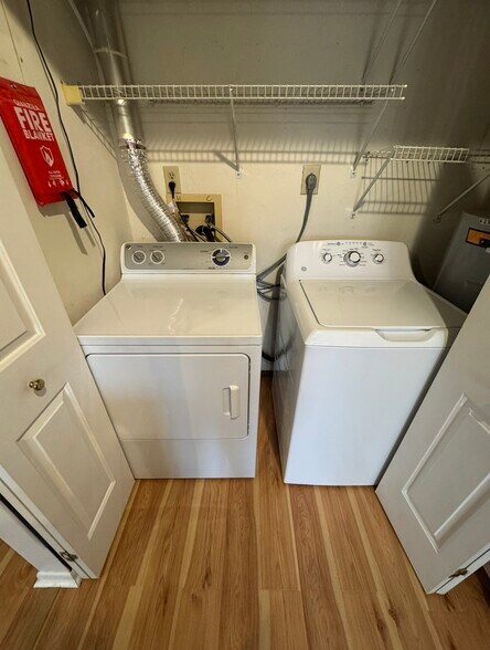 Building Photo - 1307 Greenwich Dr